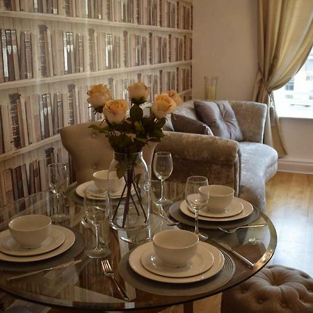 Luxury 2 Bed Apartment Witney Dış mekan fotoğraf