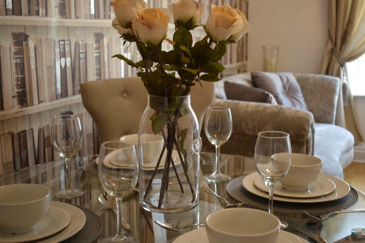 Luxury 2 Bed Apartment Witney Dış mekan fotoğraf