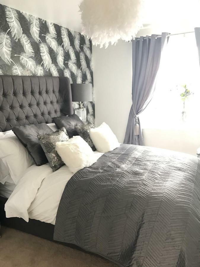 Luxury 2 Bed Apartment Witney Dış mekan fotoğraf