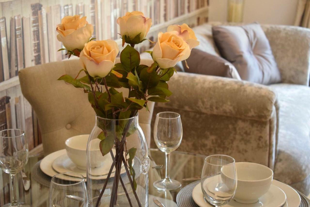 Luxury 2 Bed Apartment Witney Dış mekan fotoğraf