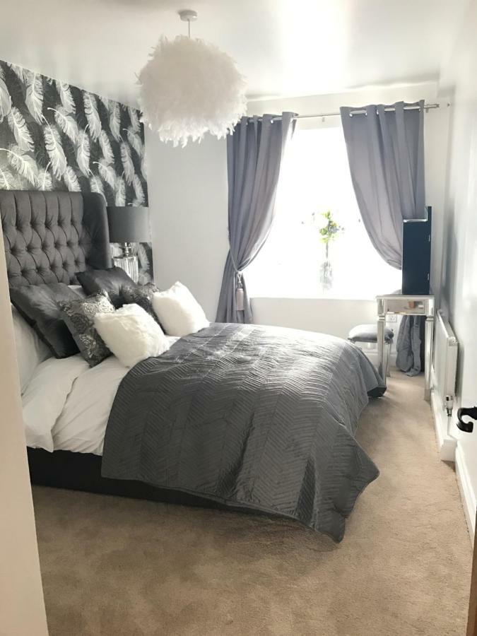 Luxury 2 Bed Apartment Witney Dış mekan fotoğraf
