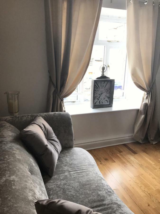 Luxury 2 Bed Apartment Witney Dış mekan fotoğraf