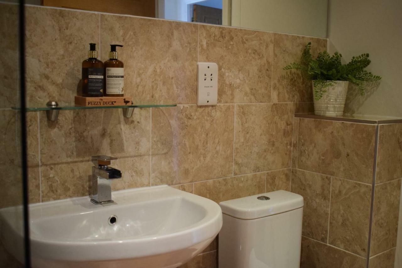 Luxury 2 Bed Apartment Witney Dış mekan fotoğraf