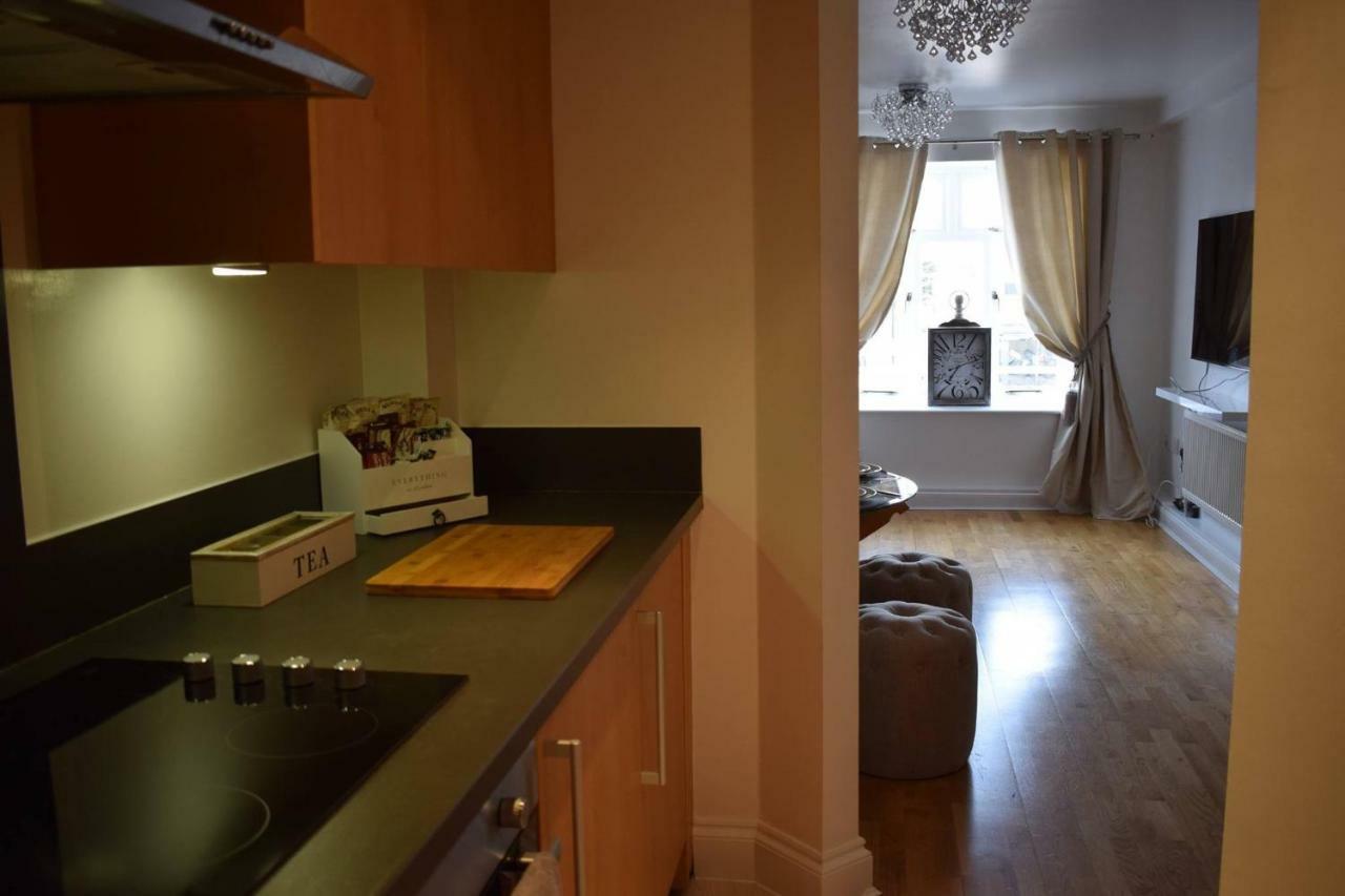 Luxury 2 Bed Apartment Witney Dış mekan fotoğraf