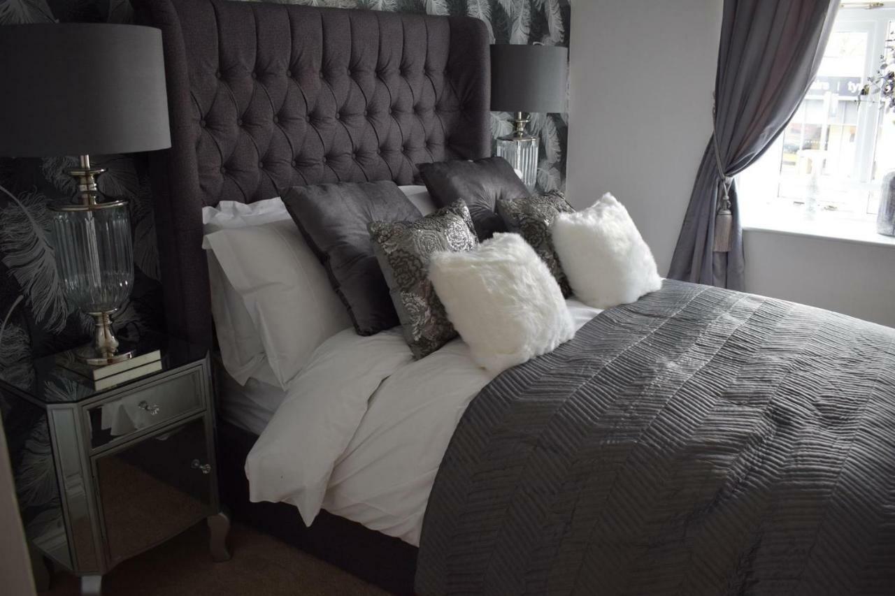 Luxury 2 Bed Apartment Witney Dış mekan fotoğraf